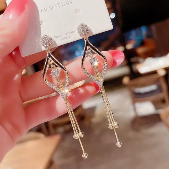 Picture of Luxury Geometric Tassel Earrings