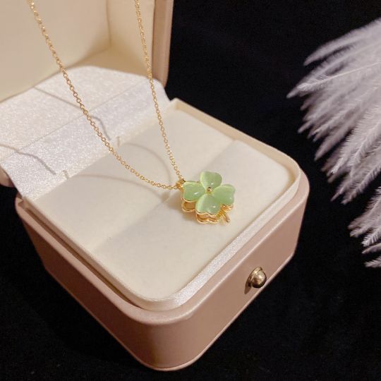 Picture of Double Layer Four Leaf Clover Pendant Necklace
