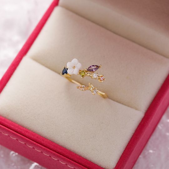 Picture of Sweet Diamond Crystal Flower Ring