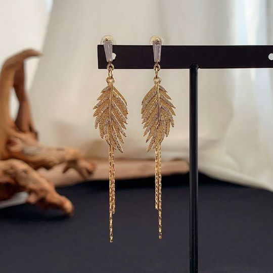 Picture of Leaf Earrings