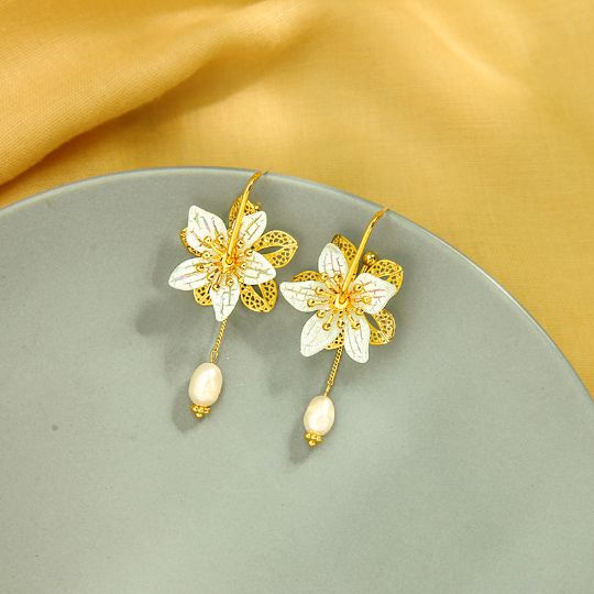 Picture of Plumeria Pearl Crystal Earrings