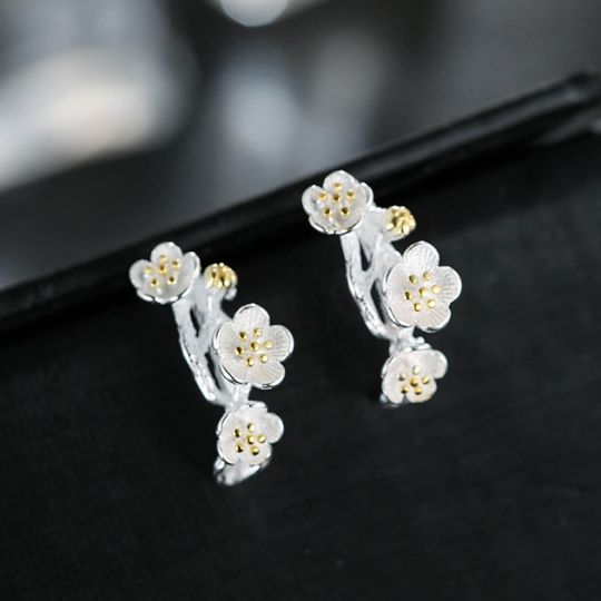 Picture of Sterling Silver Flower Stud Earrings