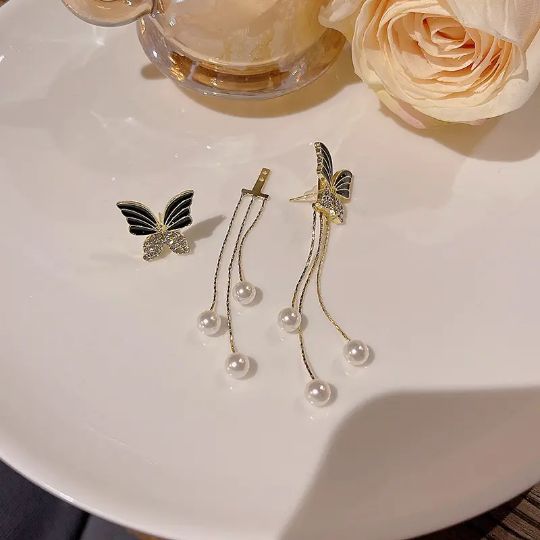 Picture of Black Butterfly Pearl Earrings