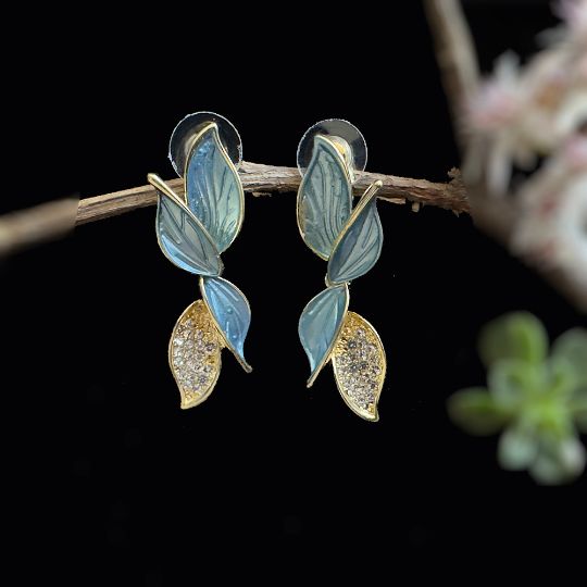 Picture of Leaf Stud Earrings