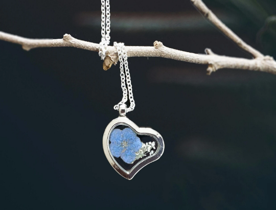 Picture of Personalized Real Forget Me Not and Queen Anne's Lace Locket